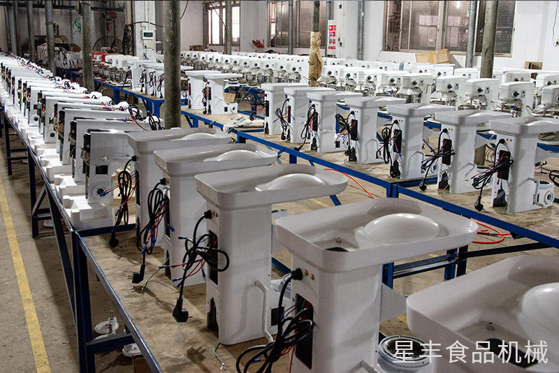 湖南株洲大型食品半岛(中国)厂家生产并批售面包半岛(中国)